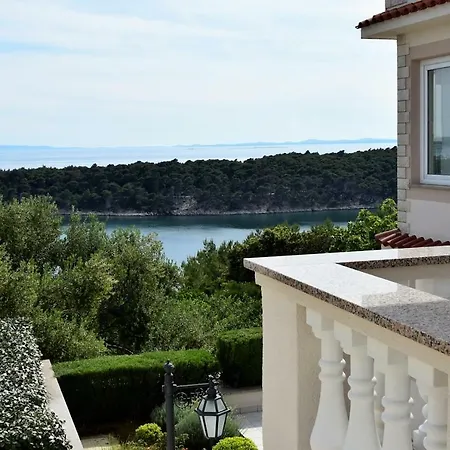 Rab Serenity Residence Luxury Studios Апартаменты Раб