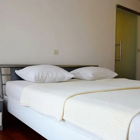 Rab Serenity Residence Luxury Studios 拉布